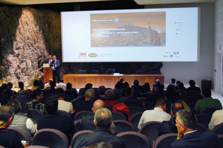 Jornada Tenerife seguridad laboral en trabajos en altura.