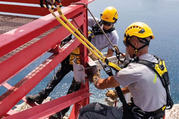 Refuerzo de la seguridad y la productividad de los equipos de trabajo del sector energético con los recursos pedagógicos de Petzl