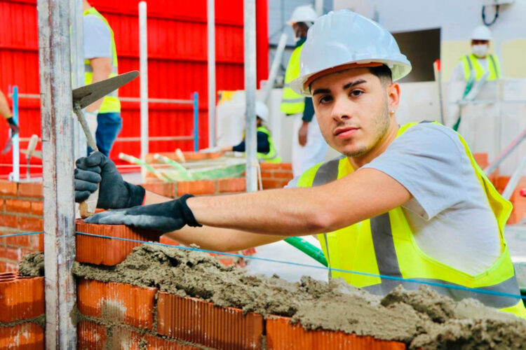 Alumno-de-la-Fundación-Laboral-en-oficios-copia-(002)