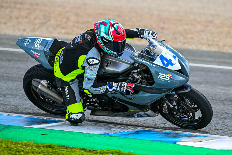 Marc-García-en-pista-(002)