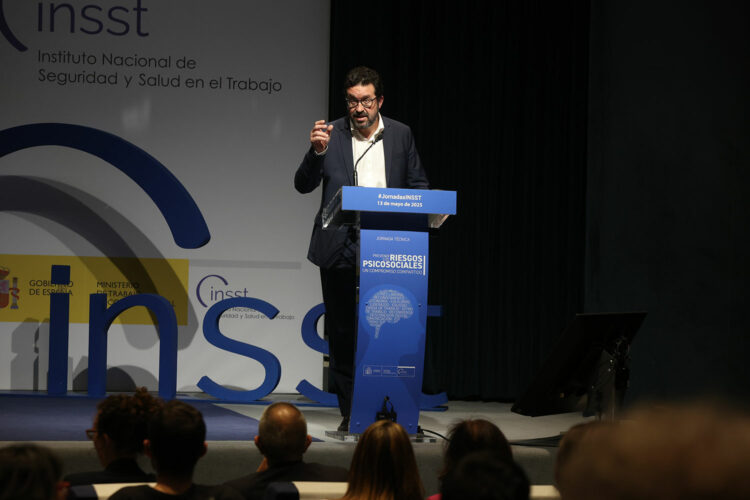 Joaquín-Pérez-Rey-en-la-inauguración-de-la-jornada-del-INSST-(002)