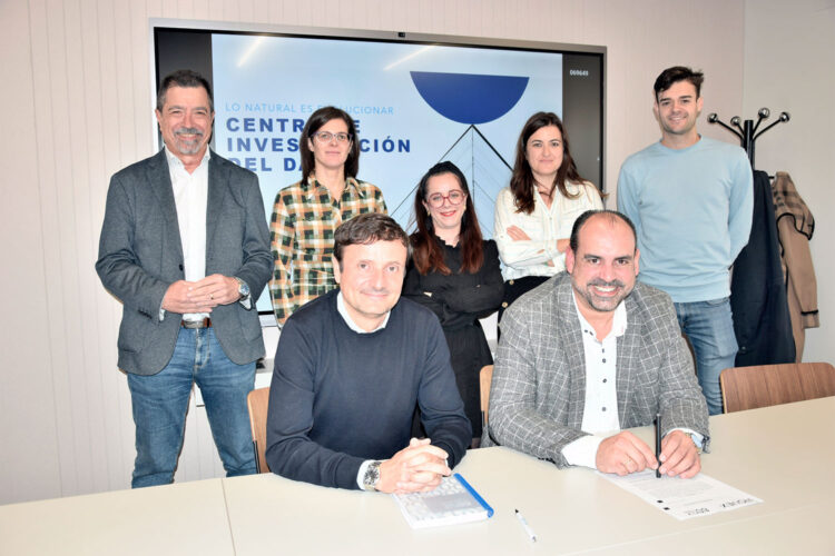 Foto-firma-convenio-AERTIC-NOVEX-2-(002)