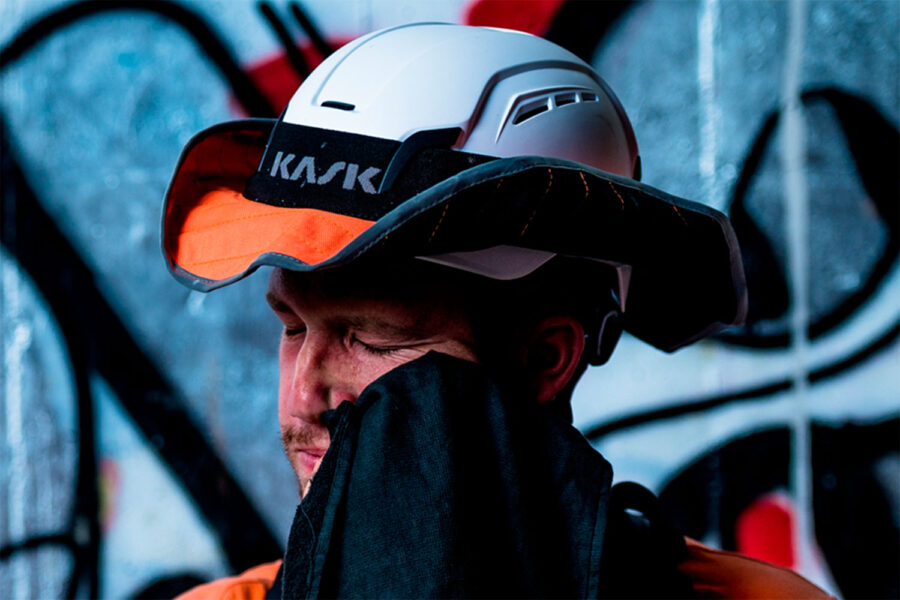 IN-ACTION_SUN-SHIELD-KASK